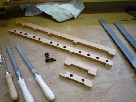 Machine head strips